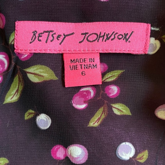 Betsey Johnson Short Sleeve Pink Scuba Crepe Dress NWT - Picture 3 of 10